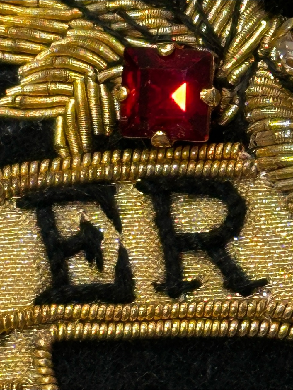 Generals AGC Corpse EIR 3-D Crown Stones officers collar badge Queen Elizabeth - Picture 7 of 16